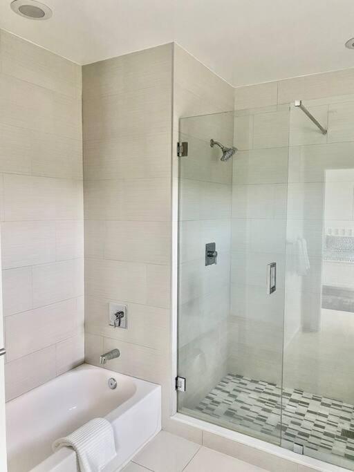 Across The Ocean Few Steps To Beach Contemporary Three Bedroom Townhouse Pompano Beach Εξωτερικό φωτογραφία