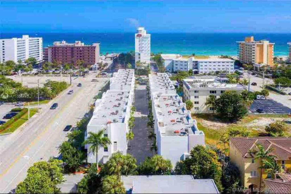 Across The Ocean Few Steps To Beach Contemporary Three Bedroom Townhouse Pompano Beach Εξωτερικό φωτογραφία