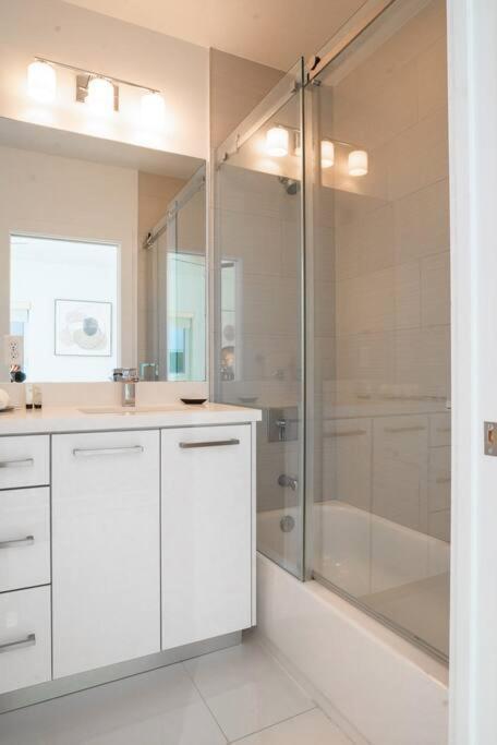Across The Ocean Few Steps To Beach Contemporary Three Bedroom Townhouse Pompano Beach Εξωτερικό φωτογραφία