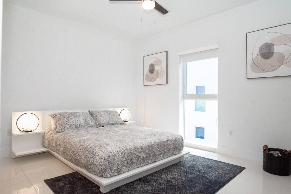 Across The Ocean Few Steps To Beach Contemporary Three Bedroom Townhouse Pompano Beach Εξωτερικό φωτογραφία
