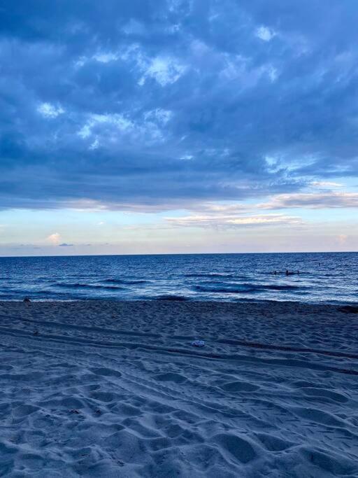 Across The Ocean Few Steps To Beach Contemporary Three Bedroom Townhouse Pompano Beach Εξωτερικό φωτογραφία