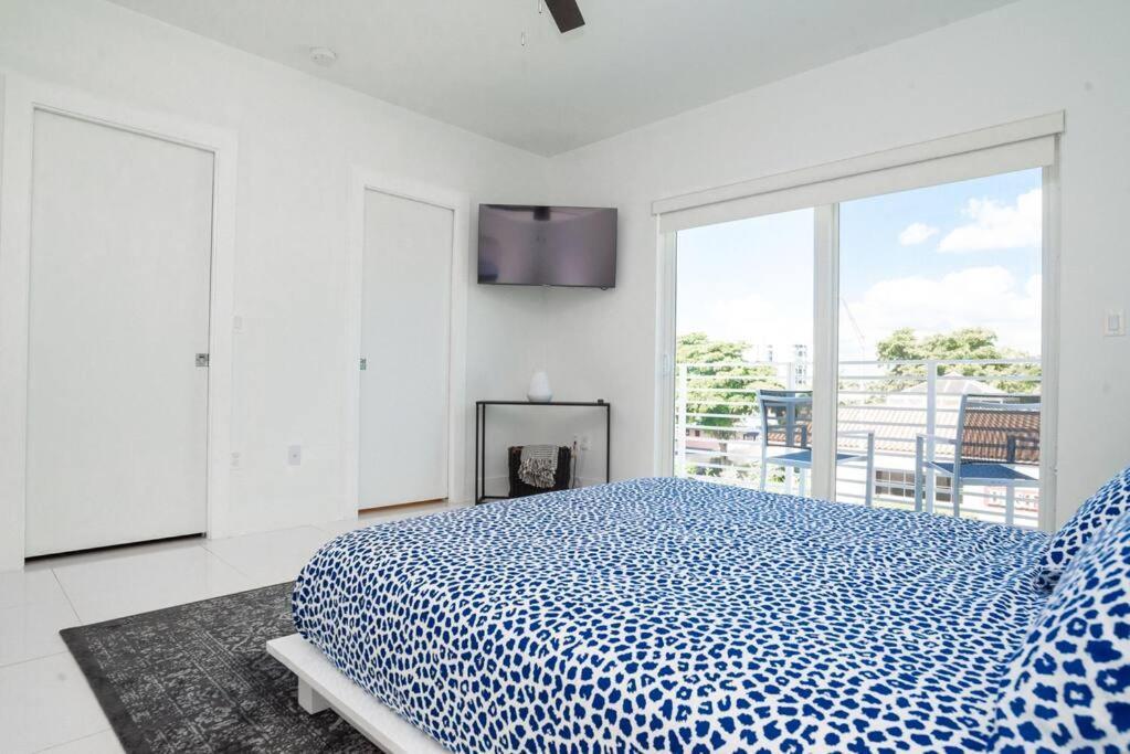 Across The Ocean Few Steps To Beach Contemporary Three Bedroom Townhouse Pompano Beach Εξωτερικό φωτογραφία