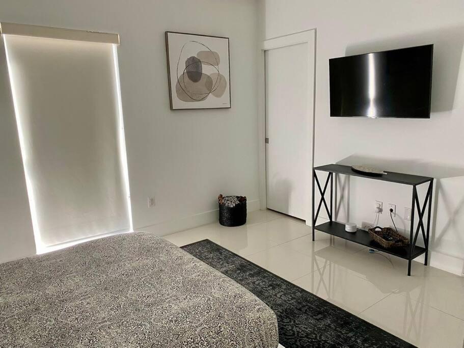 Across The Ocean Few Steps To Beach Contemporary Three Bedroom Townhouse Pompano Beach Εξωτερικό φωτογραφία