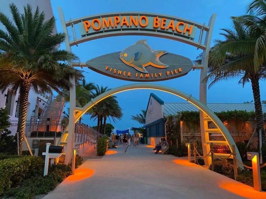 Across The Ocean Few Steps To Beach Contemporary Three Bedroom Townhouse Pompano Beach Εξωτερικό φωτογραφία