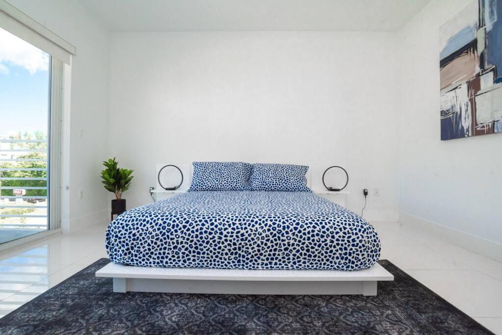 Across The Ocean Few Steps To Beach Contemporary Three Bedroom Townhouse Pompano Beach Εξωτερικό φωτογραφία