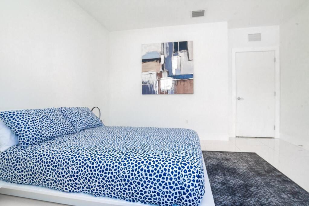 Across The Ocean Few Steps To Beach Contemporary Three Bedroom Townhouse Pompano Beach Εξωτερικό φωτογραφία
