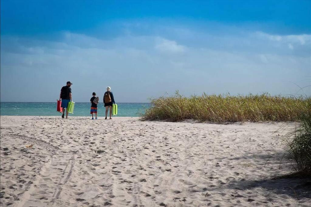 Across The Ocean Few Steps To Beach Contemporary Three Bedroom Townhouse Pompano Beach Εξωτερικό φωτογραφία