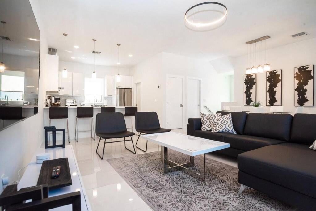 Across The Ocean Few Steps To Beach Contemporary Three Bedroom Townhouse Pompano Beach Εξωτερικό φωτογραφία