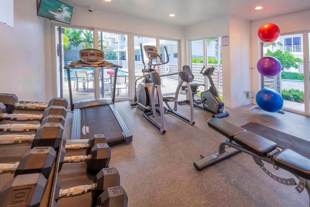 Across The Ocean Few Steps To Beach Contemporary Three Bedroom Townhouse Pompano Beach Εξωτερικό φωτογραφία